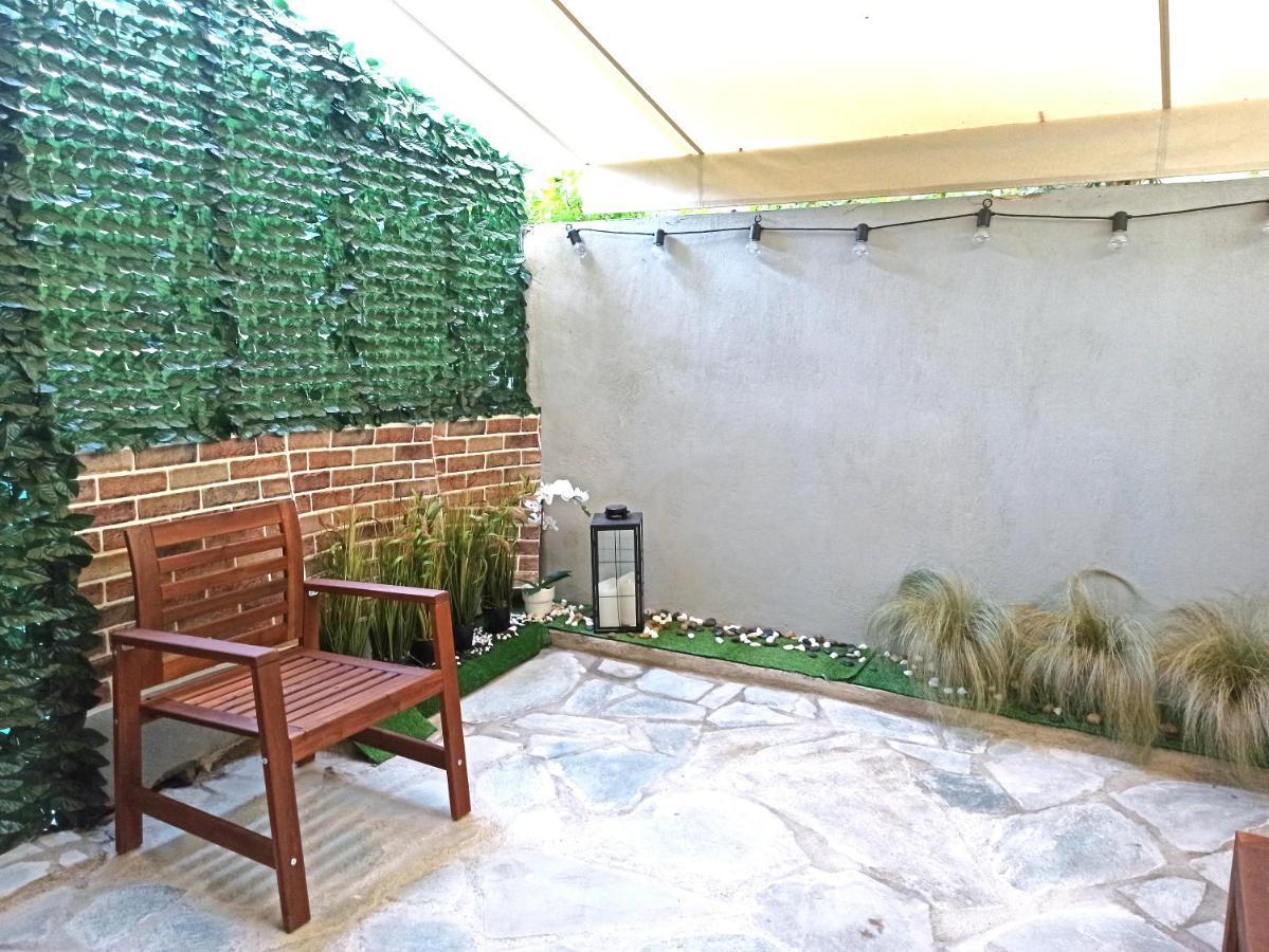 Mikalis Studio Athens Luaran gambar